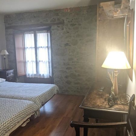 Hotel La Plaza Proaza Zewnętrze zdjęcie