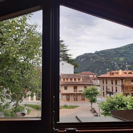 Hotel La Plaza Proaza Zewnętrze zdjęcie