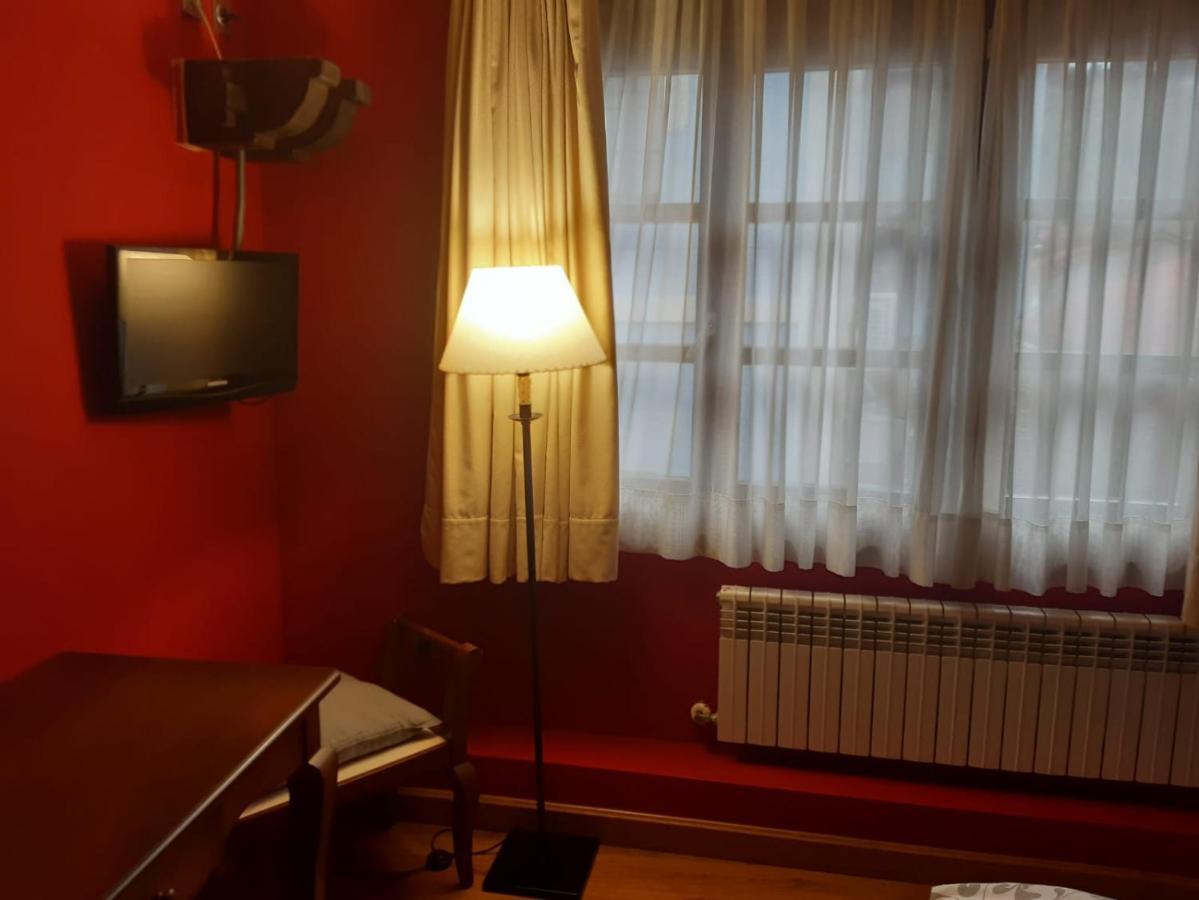 Hotel La Plaza Proaza Zewnętrze zdjęcie