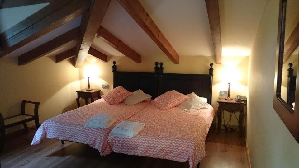 Hotel La Plaza Proaza Zewnętrze zdjęcie
