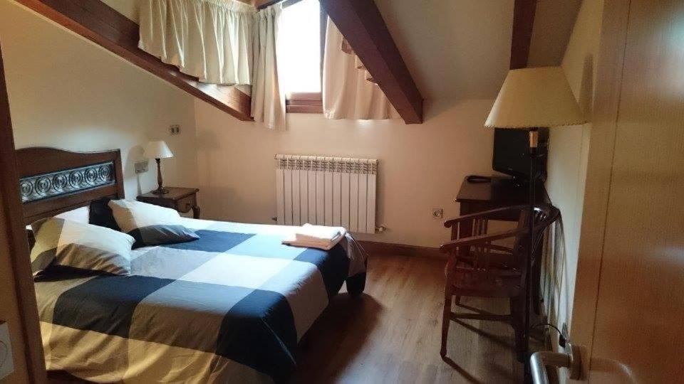 Hotel La Plaza Proaza Zewnętrze zdjęcie